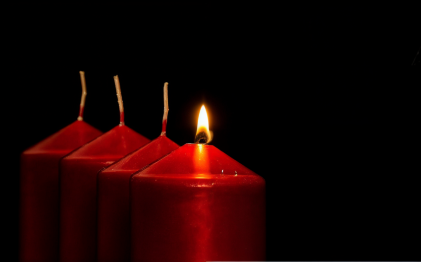 Minimalist Advent Candle Arrangement with Warm Glow