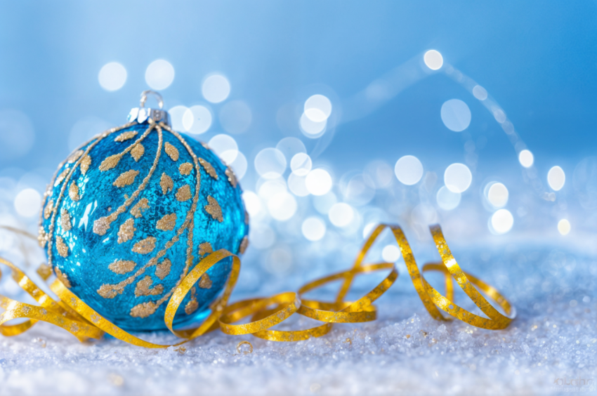 Elegant Christmas Ornaments with Golden Glow