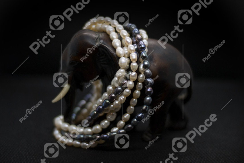 Pearl beads for elephant statues