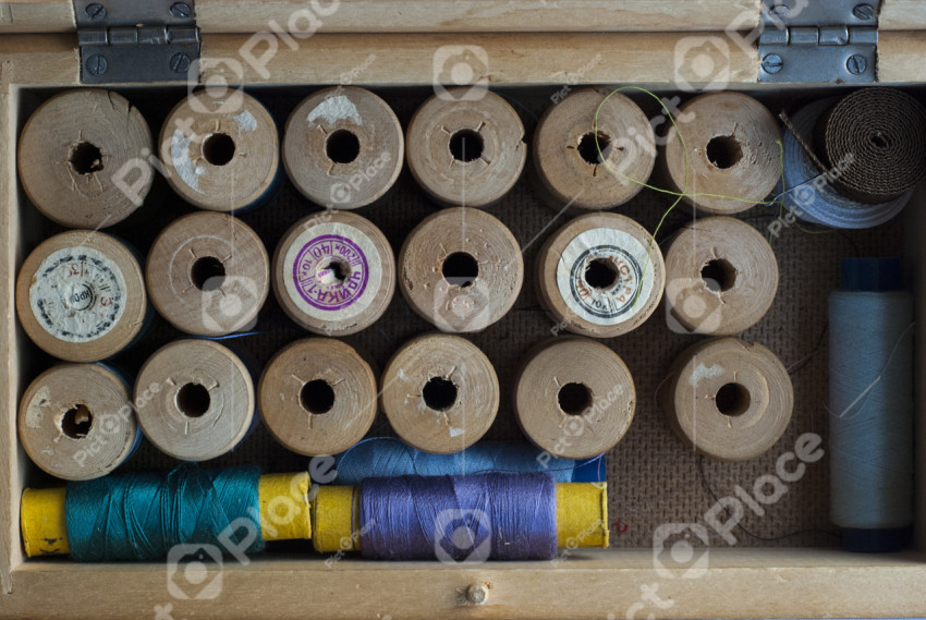 Box of thread spools
