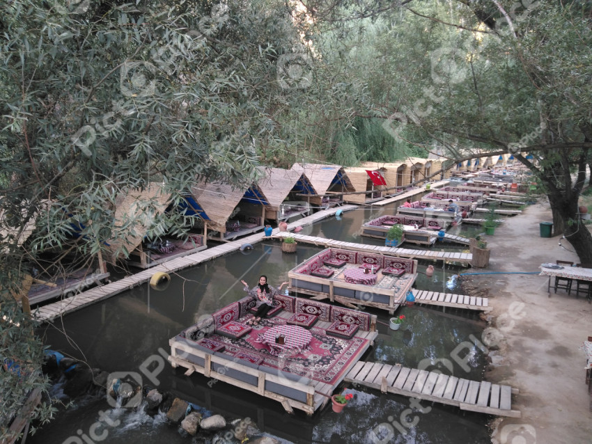 river,restaurant